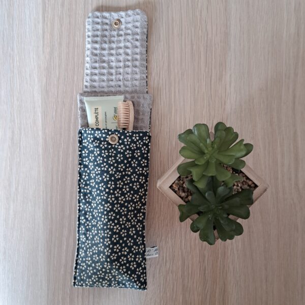 Pochette à brosse à dents