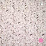 Petites fleurs marron et beiges sur fond blanc