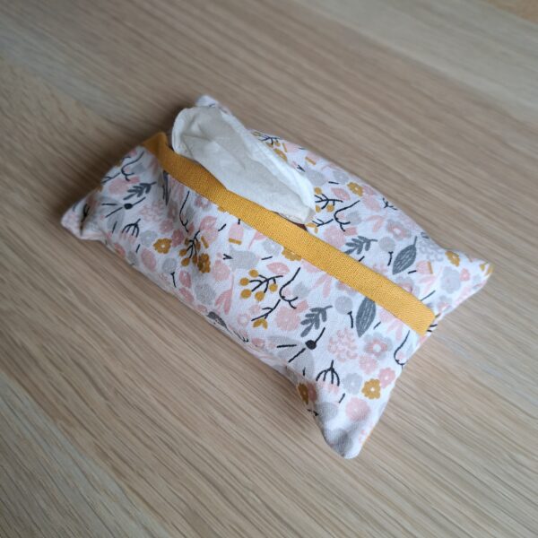 Etui à mouchoirs