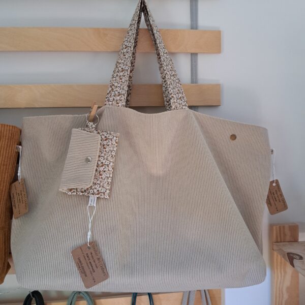 Sac cabas avec porte-monnaie assorti