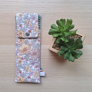 Pochette à brosse à dents et dentifrice