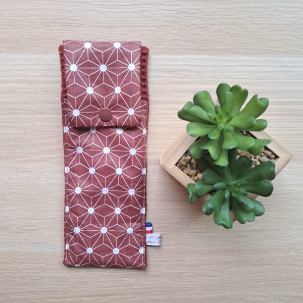 Pochette à brosse à dents et dentifrice